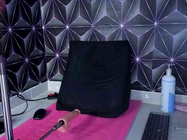 Megann9 webcam