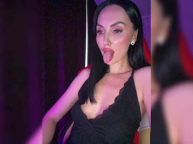 Entra en el chat con el modelo AnnaBlackFlame AnnaBlackFlame