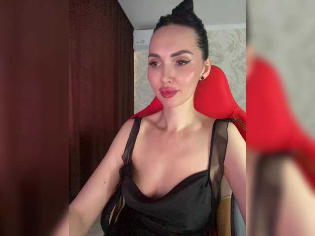 Vai a chattare su Anna-Dzhiganovna Anna-Dzhiganovna