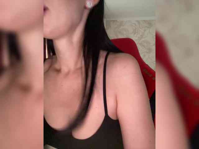 AnnaBlackFlame webcam