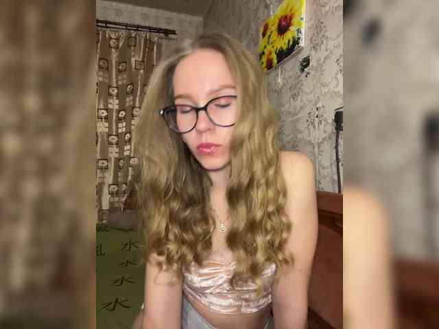 Milana22a webcam