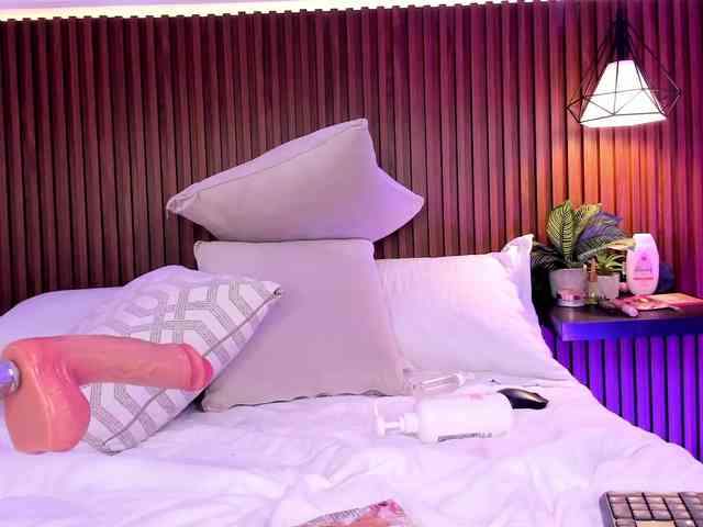 julietaevanns webcam