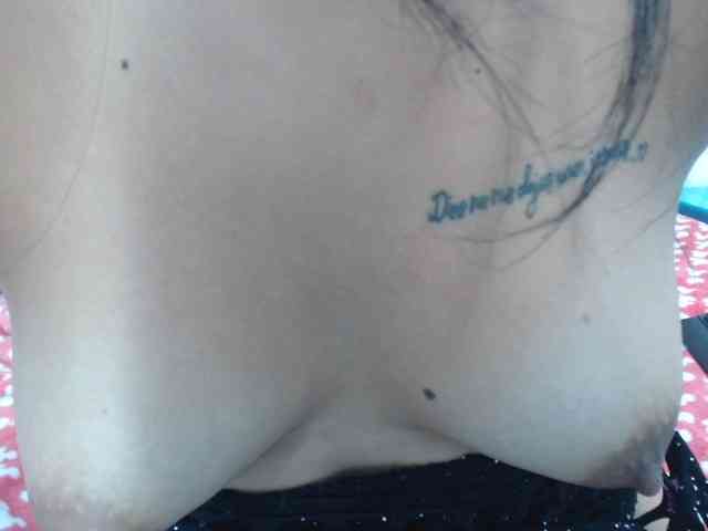 aliii_barrera webcam