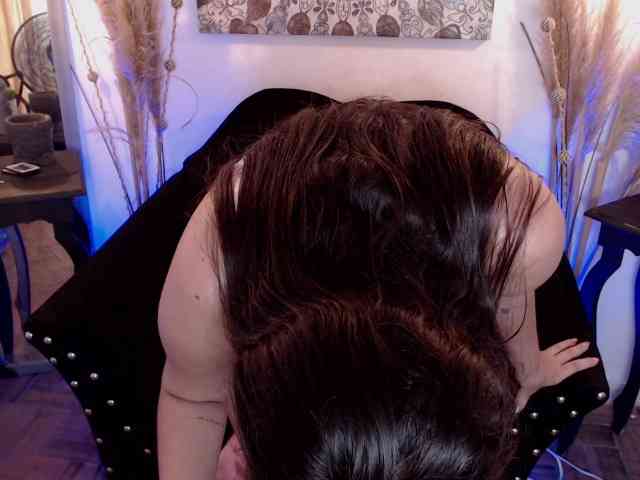 GagingZhara webcam