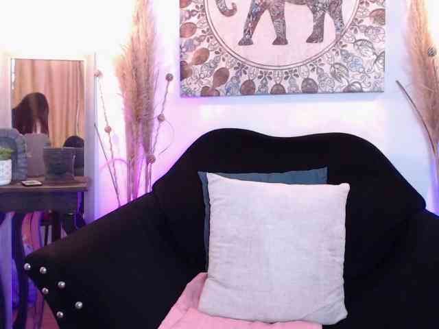 GagingZhara webcam