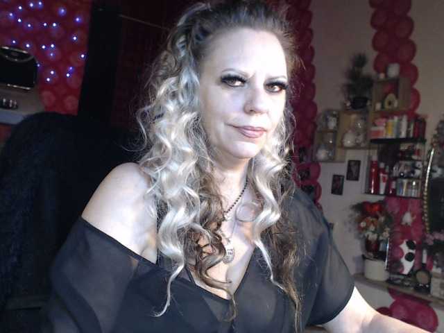 LadyVelvet webcam