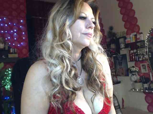LadyVelvet webcam