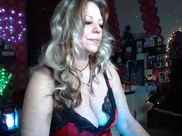 LadyVelvet webcam
