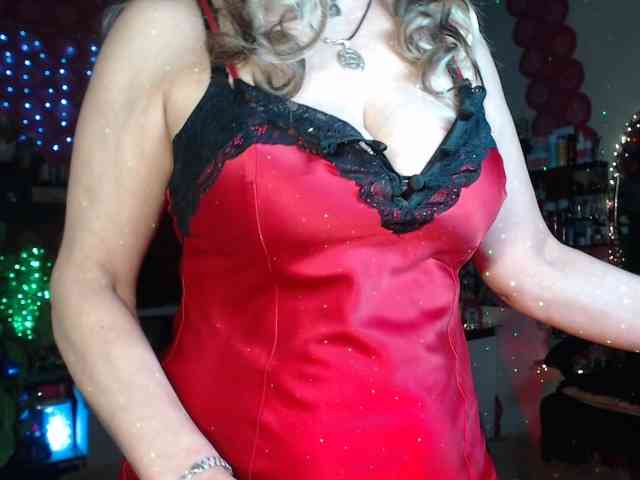 LadyVelvet webcam