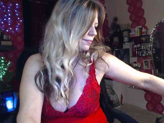 LadyVelvet webcam