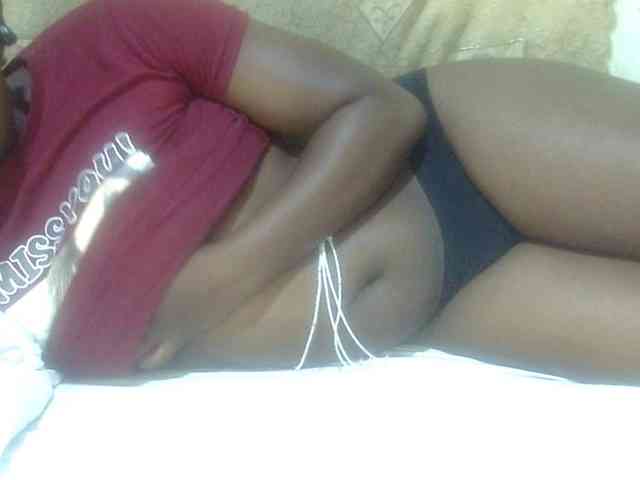 Juicyass-02 webcam