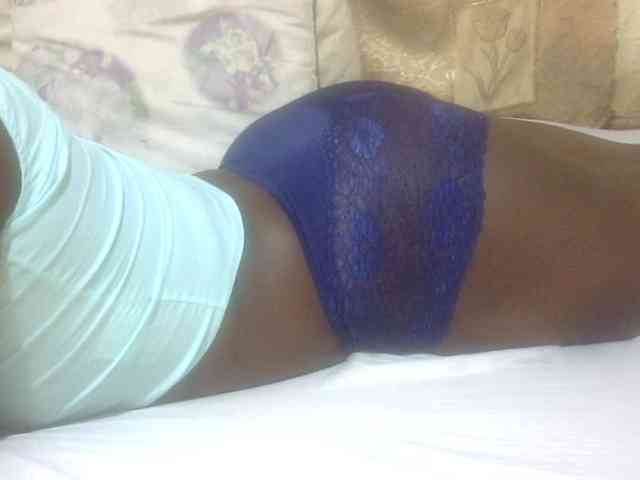 Juicyass-02 webcam