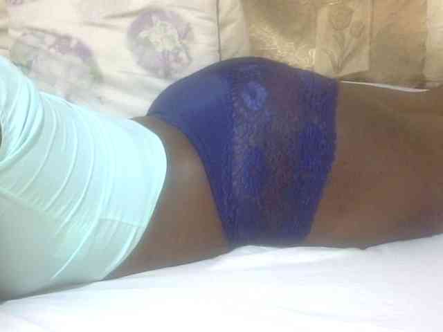 Juicyass-02 webcam