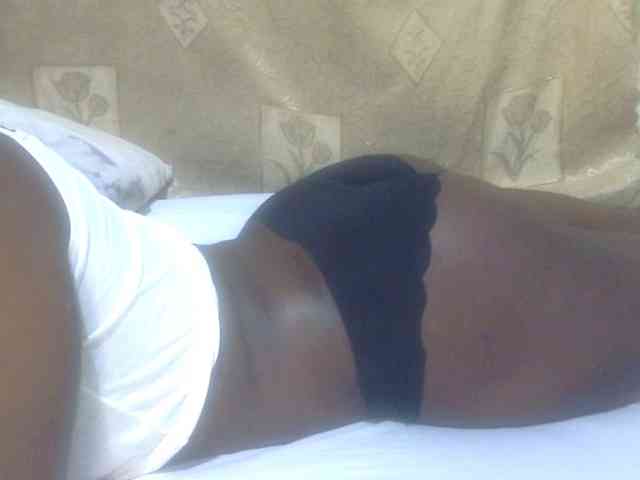Juicyass-02 webcam