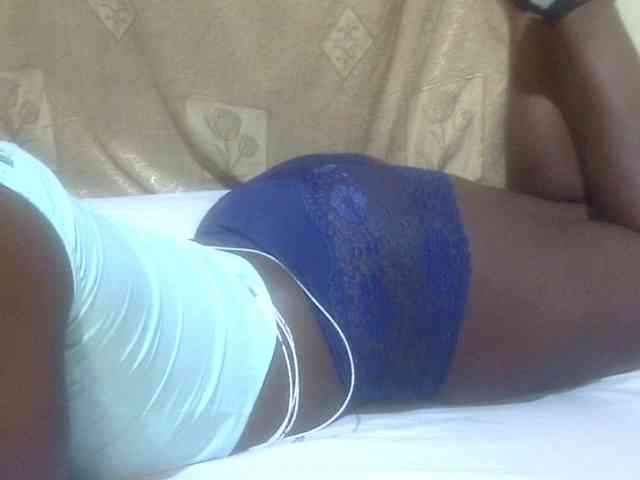 Juicyass-02 webcam