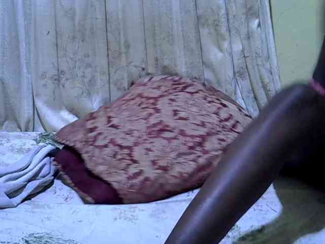 black-beauty webcam