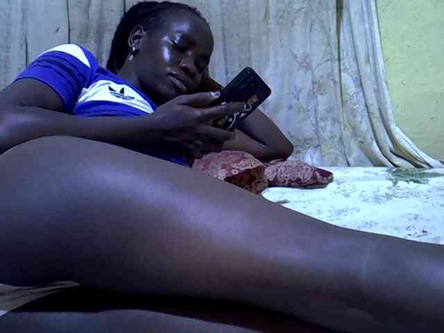 black-beauty webcam