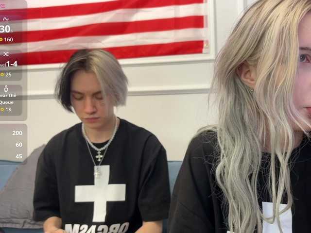 go to chat with VeryRareTwins