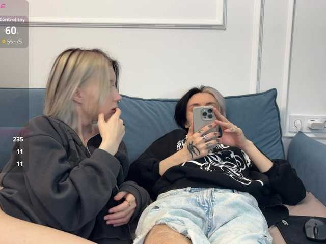 go to chat with VeryRareTwins