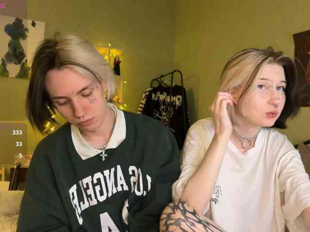 VeryRareTwins webcam