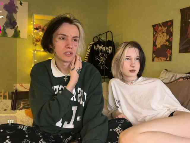 VeryRareTwins webcam