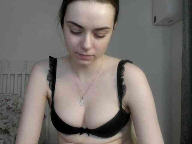 Agnesshy webcam