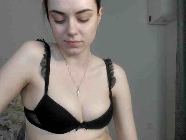Agnesshy webcam