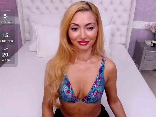 CelineHinton webcam