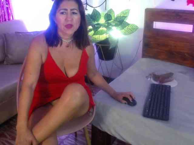 Yeseniaa25 webcam