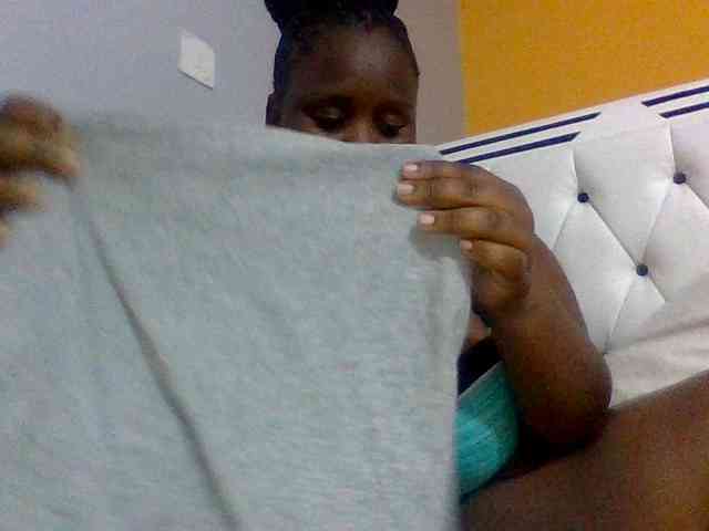 Bursty-Monique webcam