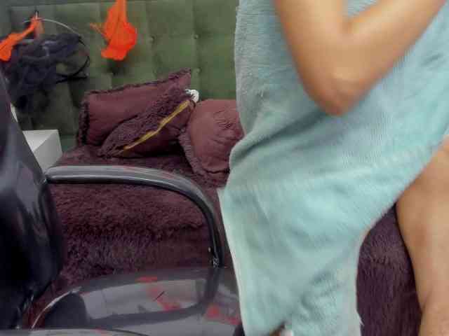 leslieanddrako webcam