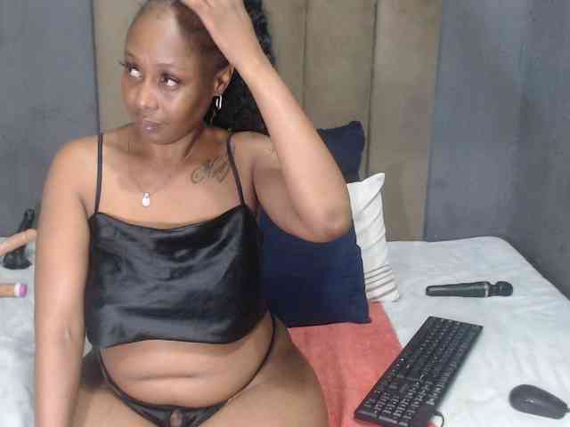 DARKNLOVELYxxx99a webcam