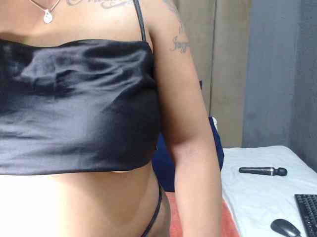 DARKNLOVELYxxx99a webcam