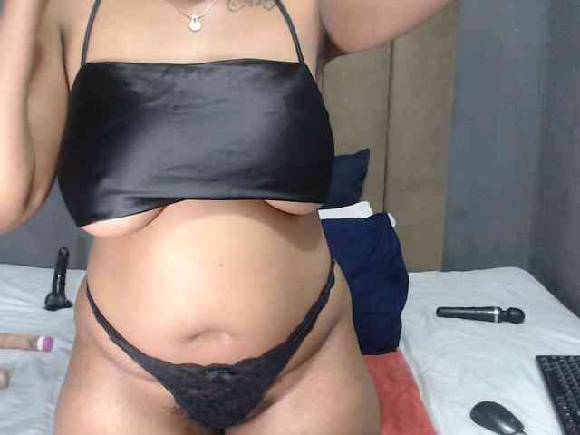 DARKNLOVELYxxx99a webcam