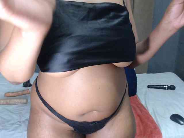DARKNLOVELYxxx99a webcam