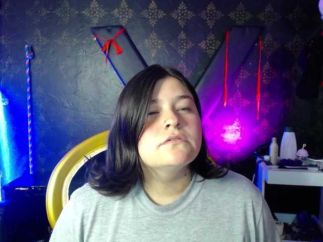 Milaanddalia webcam