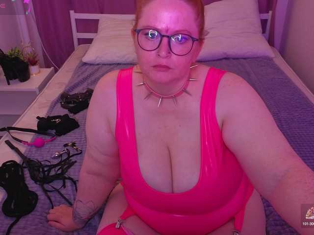 MilanaSkyingg webcam