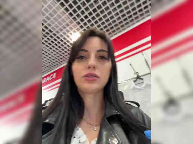 Valeria--sweet webcam