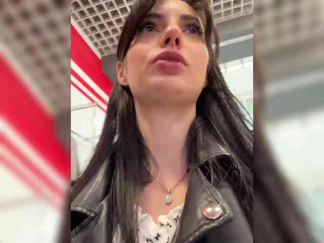 Valeria--sweet webcam