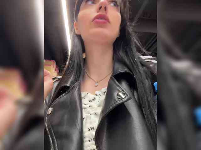 Valeria--sweet webcam