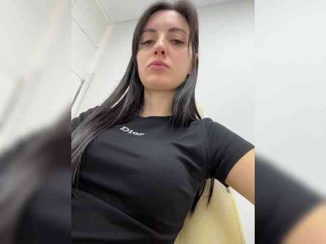 Valeria--sweet webcam