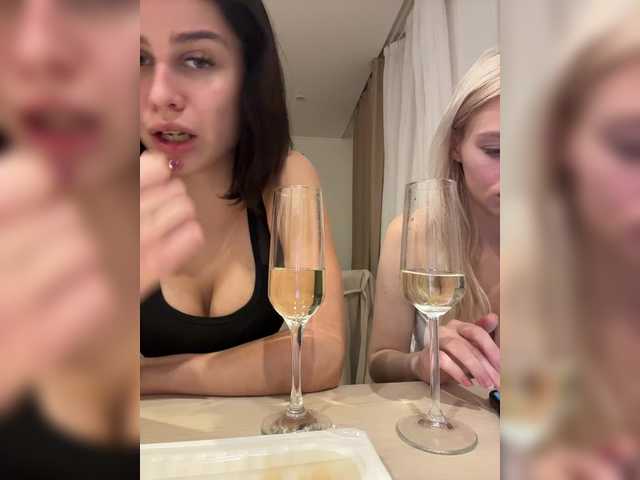 Vai a chattare su VibroMashulkaDashulka VibroMashulkaDashulka