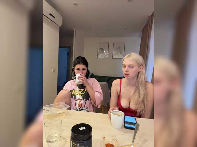 Entra en el chat con el modelo VibroMashulkaDashulka VibroMashulkaDashulka