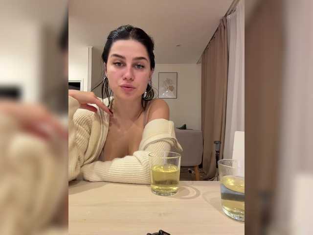 Entra en el chat con el modelo VibroMashulkaDashulka VibroMashulkaDashulka
