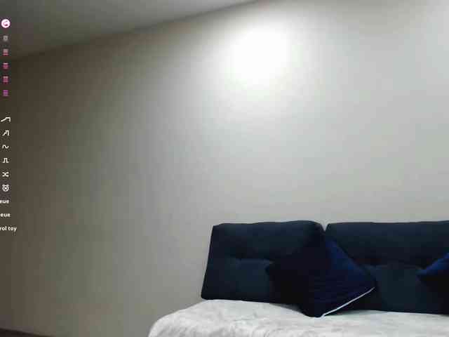 PaulaKiss webcam