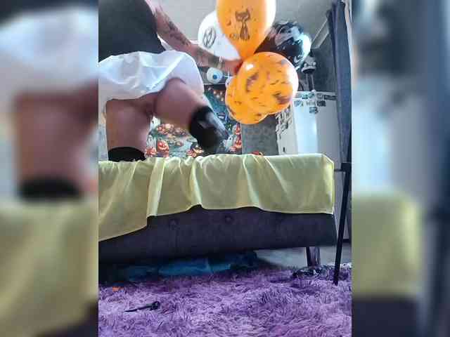 QueenOfBalloon webcam