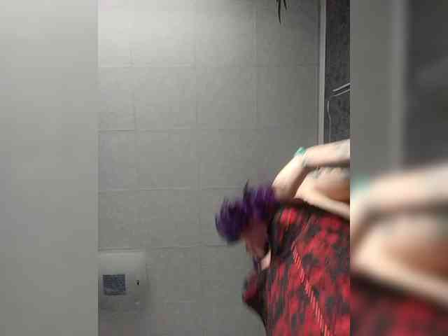 QueenOfBalloon webcam