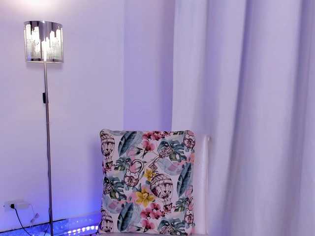 alma-brunette1 webcam