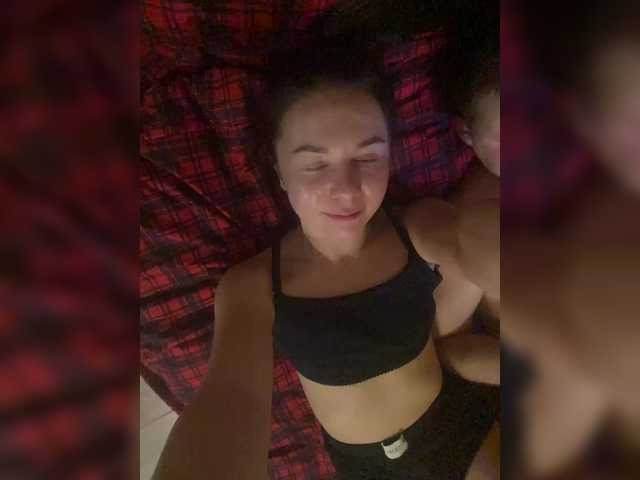 Vai a chattare su HelgaLeo HelgaLeo