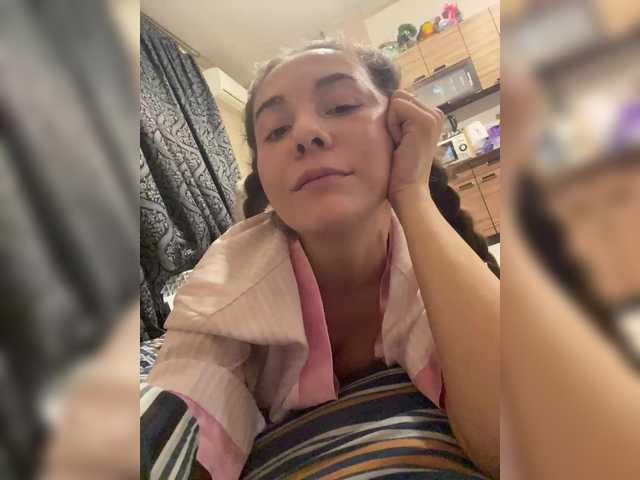 Vai a chattare su HelgaLeo HelgaLeo